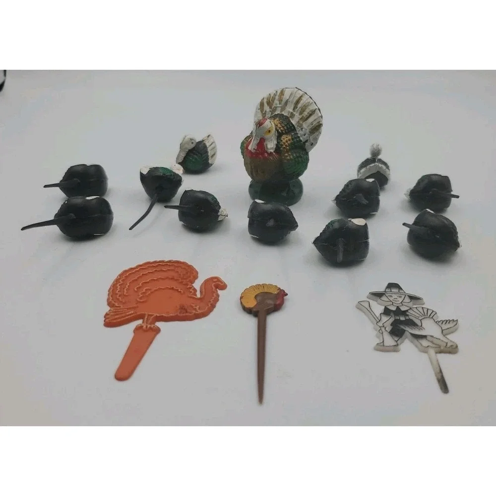 VTG Thanksgiving Cake Toppers Cupcake Picks Lot Plastic Turkey Gobble Lot‎ As Is